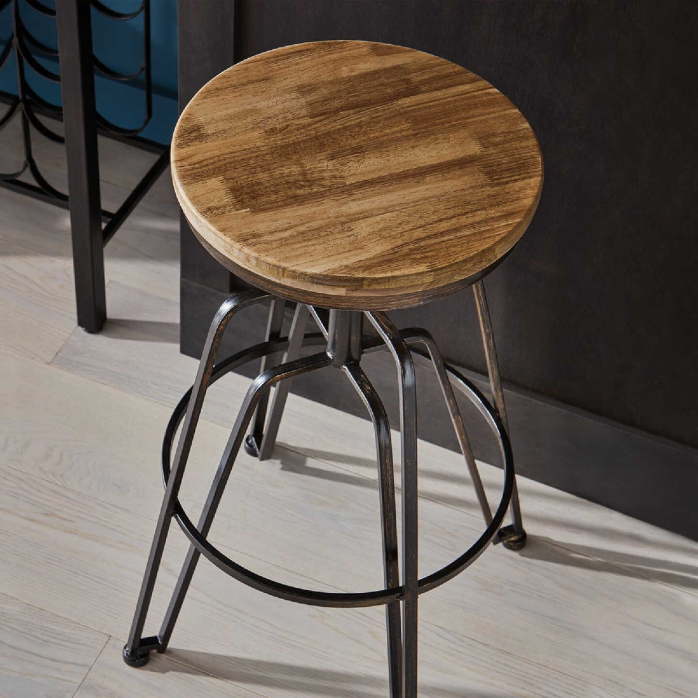 Minwax Wood Finish VOC Penetrating Stain, Special Walnut, 1 Gal. Image 3