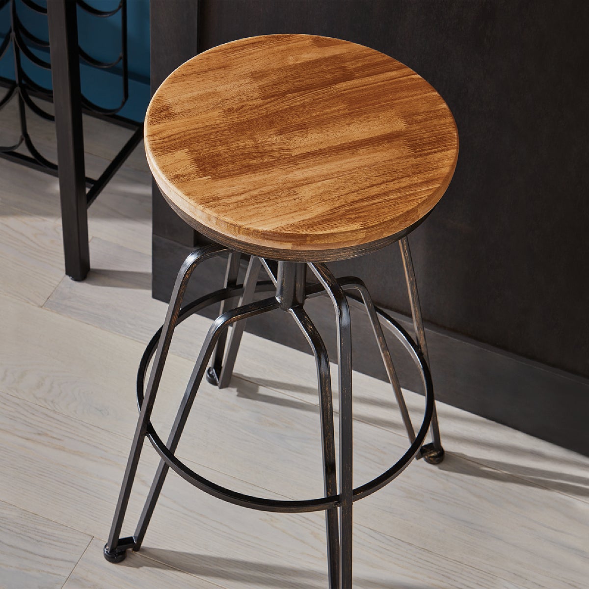 Minwax Wood Finish Penetrating Stain, Gunstock, 1/2 Pt. Image 5