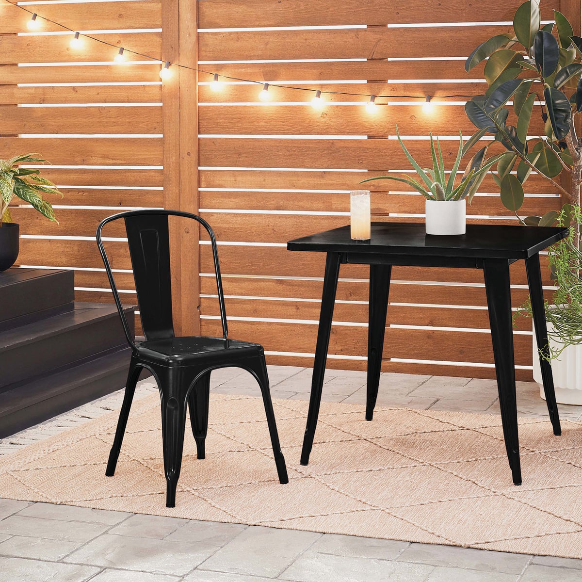 Krylon Rust Tough DTM Oil-Based Satin Rust Control Enamel, Black, 1 Qt. Image 3