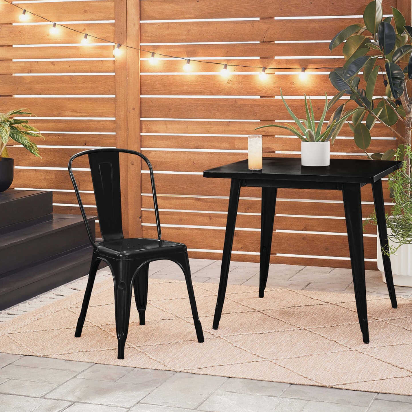 Krylon Rust Tough DTM Oil-Based Satin Rust Control Enamel, Black, 1 Qt. Image 3