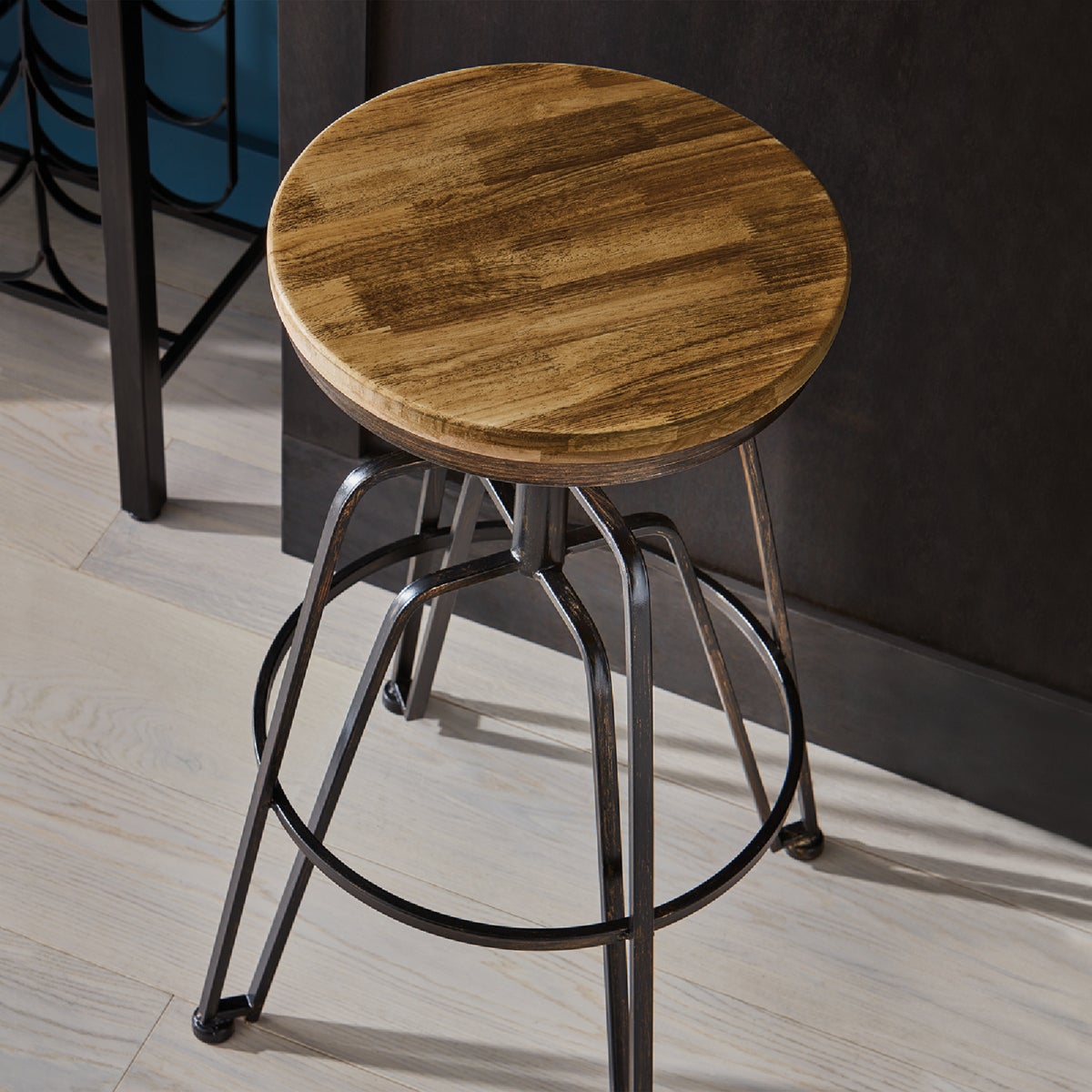 Minwax Wood Finish Penetrating Stain, Early American, 1/2 Pt. Image 5