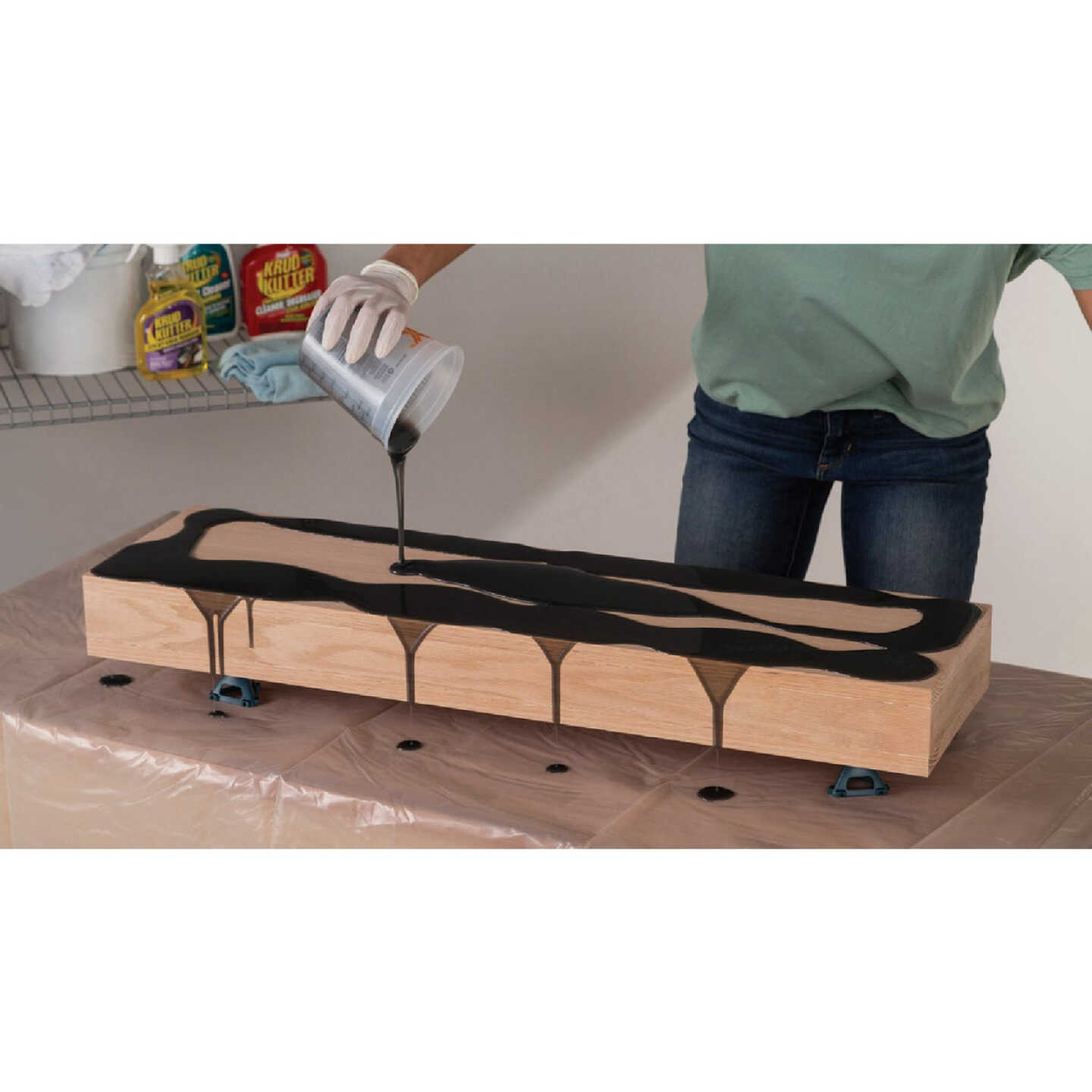 Varathane 1 Qt. Super Glaze Pour-On High Gloss Classic Gray Epoxy Resin Image 3