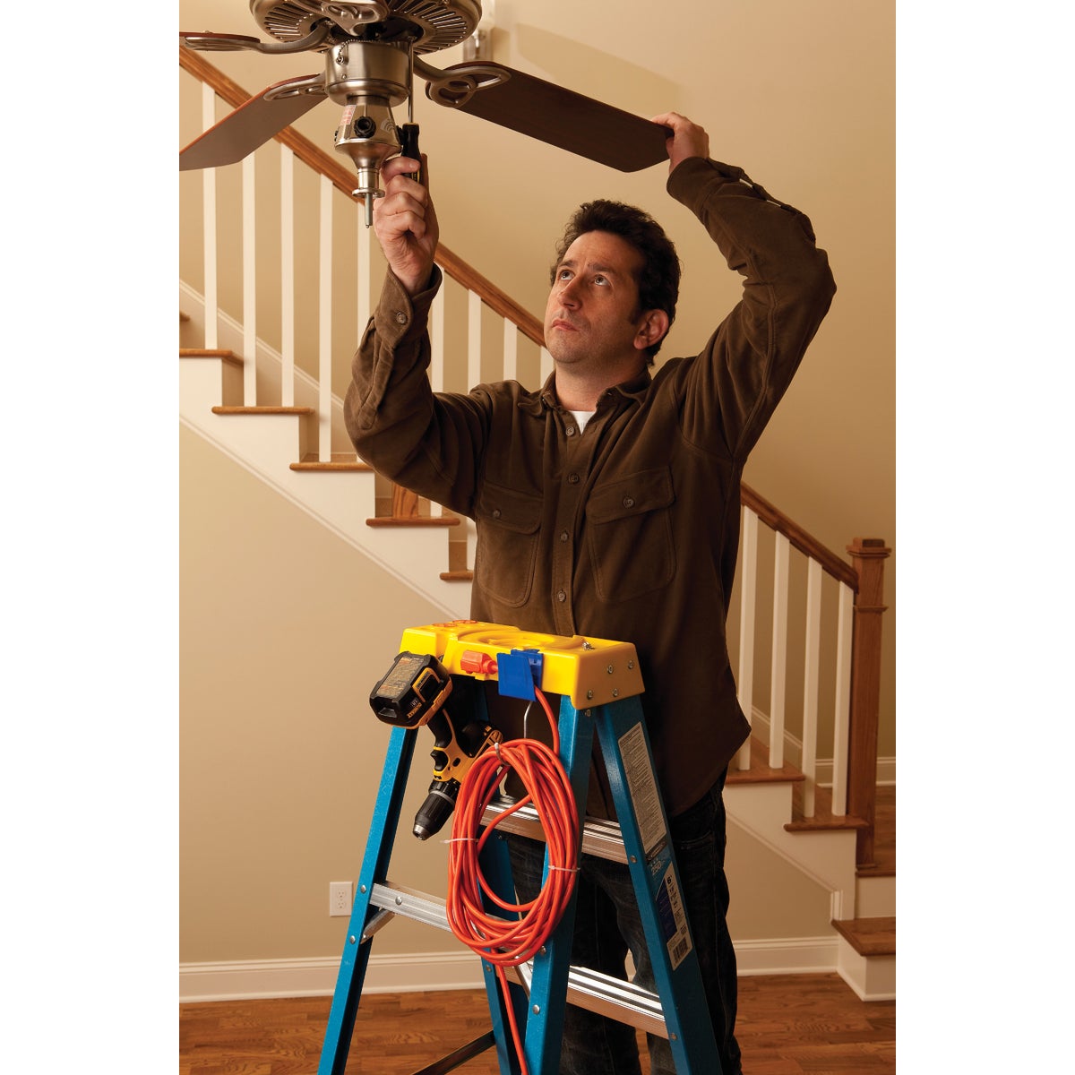 Werner 8 In. x 13.5 In. Lock-In Ladder Hook Image 6