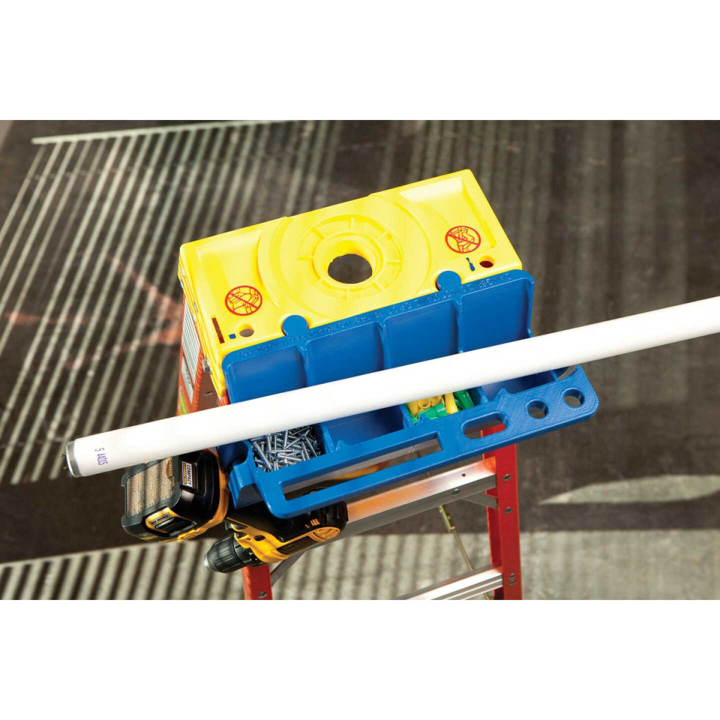 Werner Lock-In Ladder Job Caddy Image 3