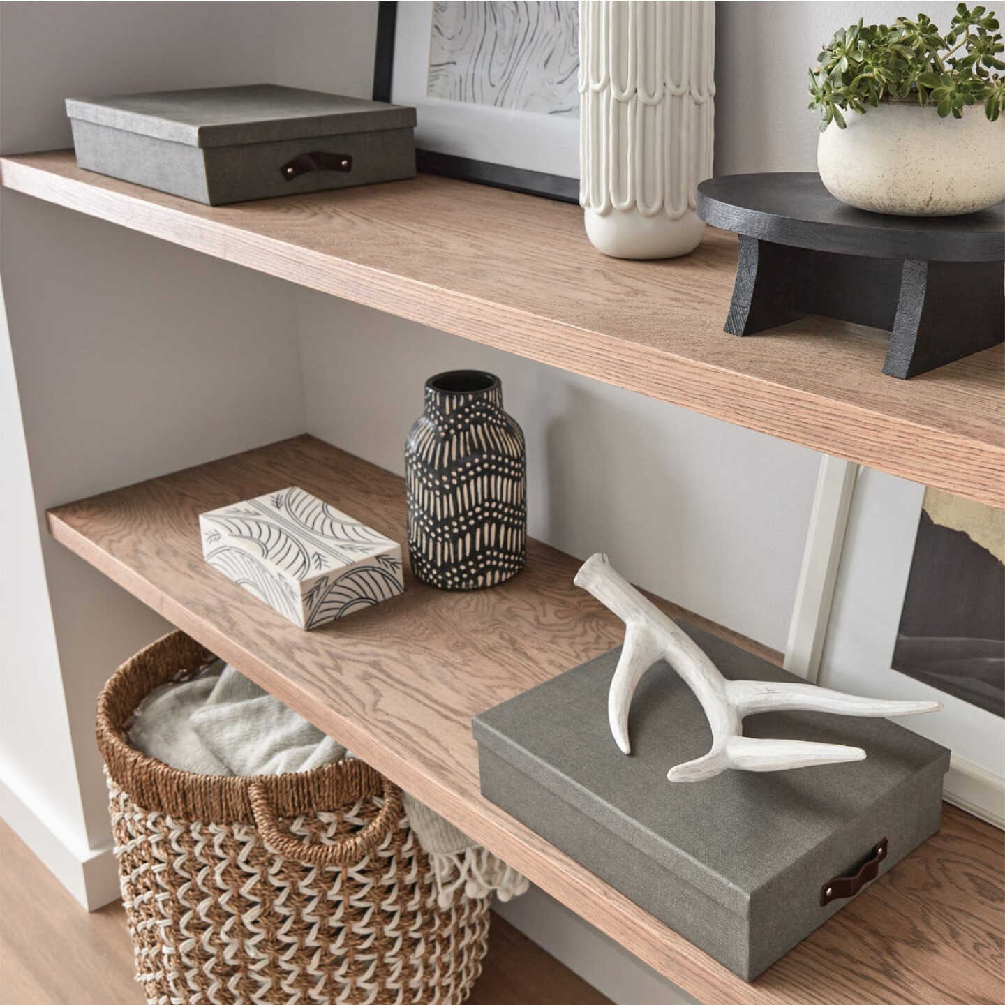 Minwax Warm Satin Clear Spray Polyurethane, 11.5 Oz. Image 2