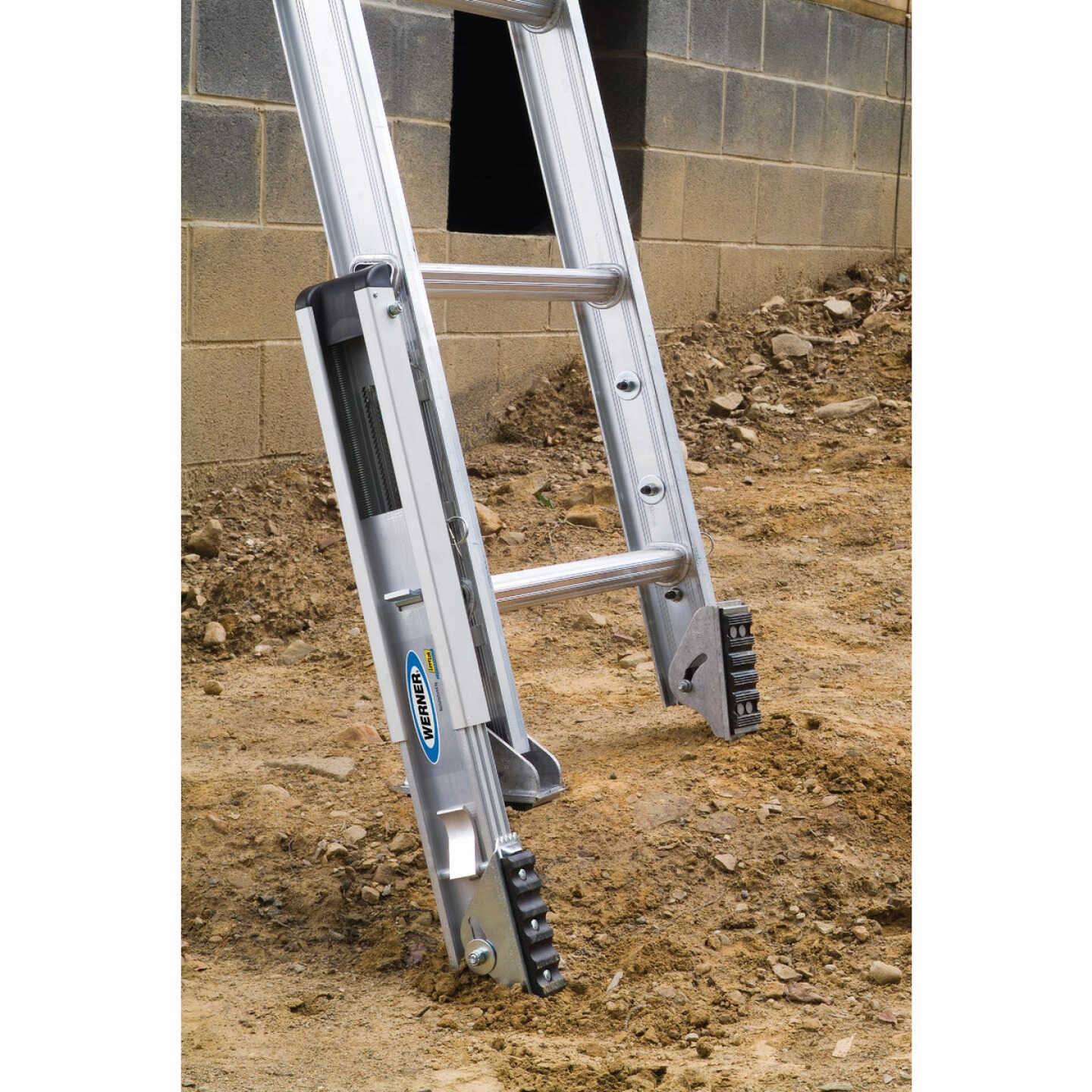 Werner LevelLok Ladder Leveler Image 6