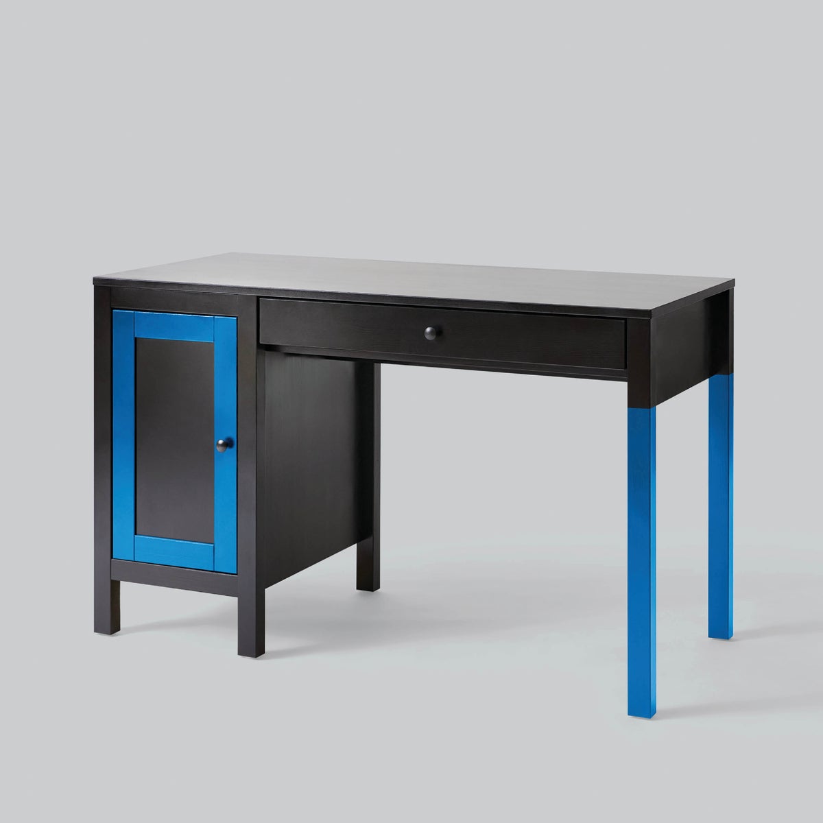 Rust-Oleum Painter's Touch 2X Ultra Cover Premium Latex Paint, Black Gloss, 1 Qt. Image 4