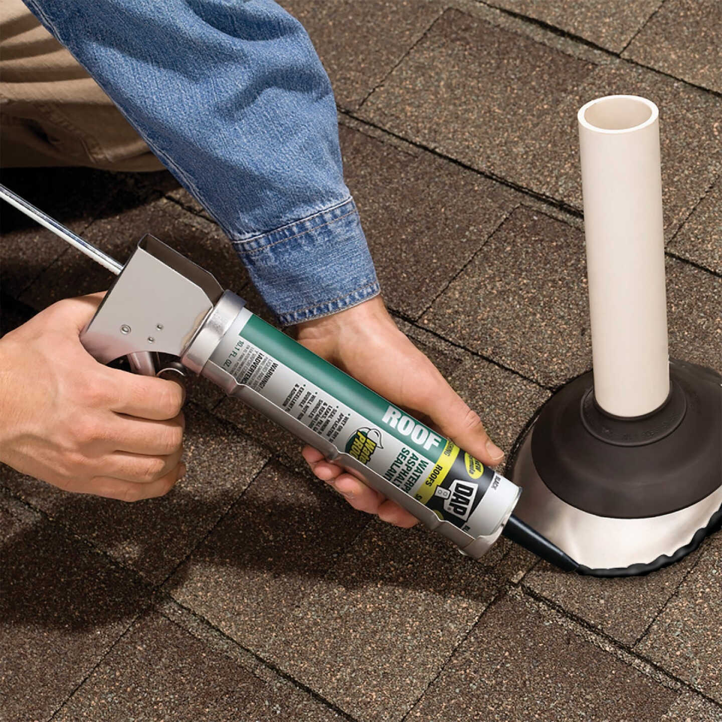 DAP 10.1 Oz. Waterproof Roof Sealant Image 4