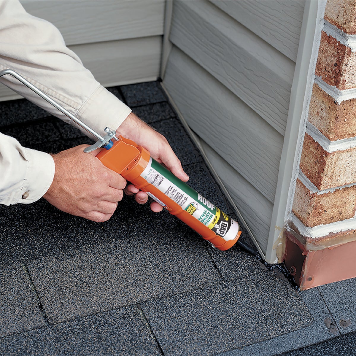 DAP 10.1 Oz. Waterproof Roof Sealant Image 2