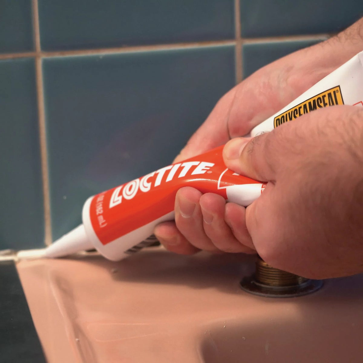 Loctite Polyseamseal 5.5 Oz. White Kitchen & Bath Caulk Image 2