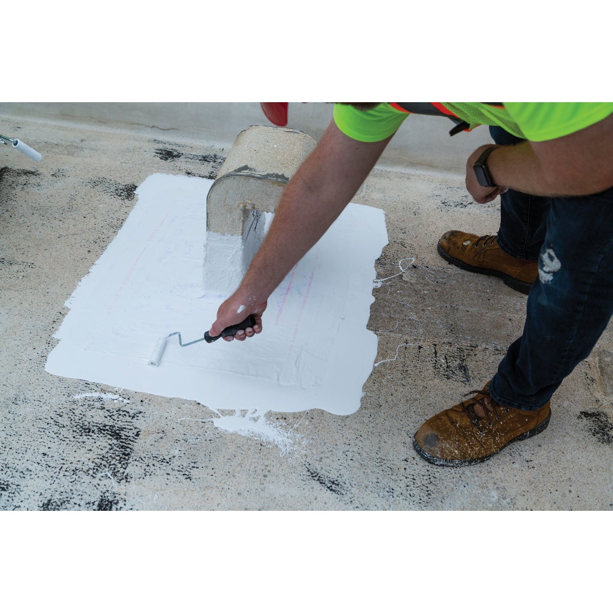 Rust-Oleum 1 Gal. White Elastomeric Roof Patch Image 2