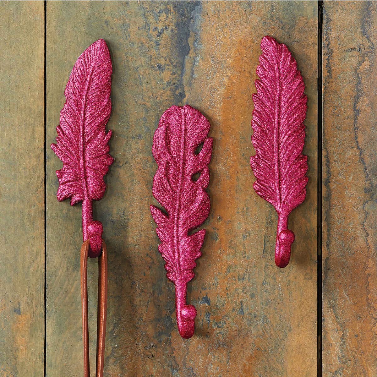 Rust-Oleum 10.25 Oz. Bright Pink Glitter Spray Paint Image 2