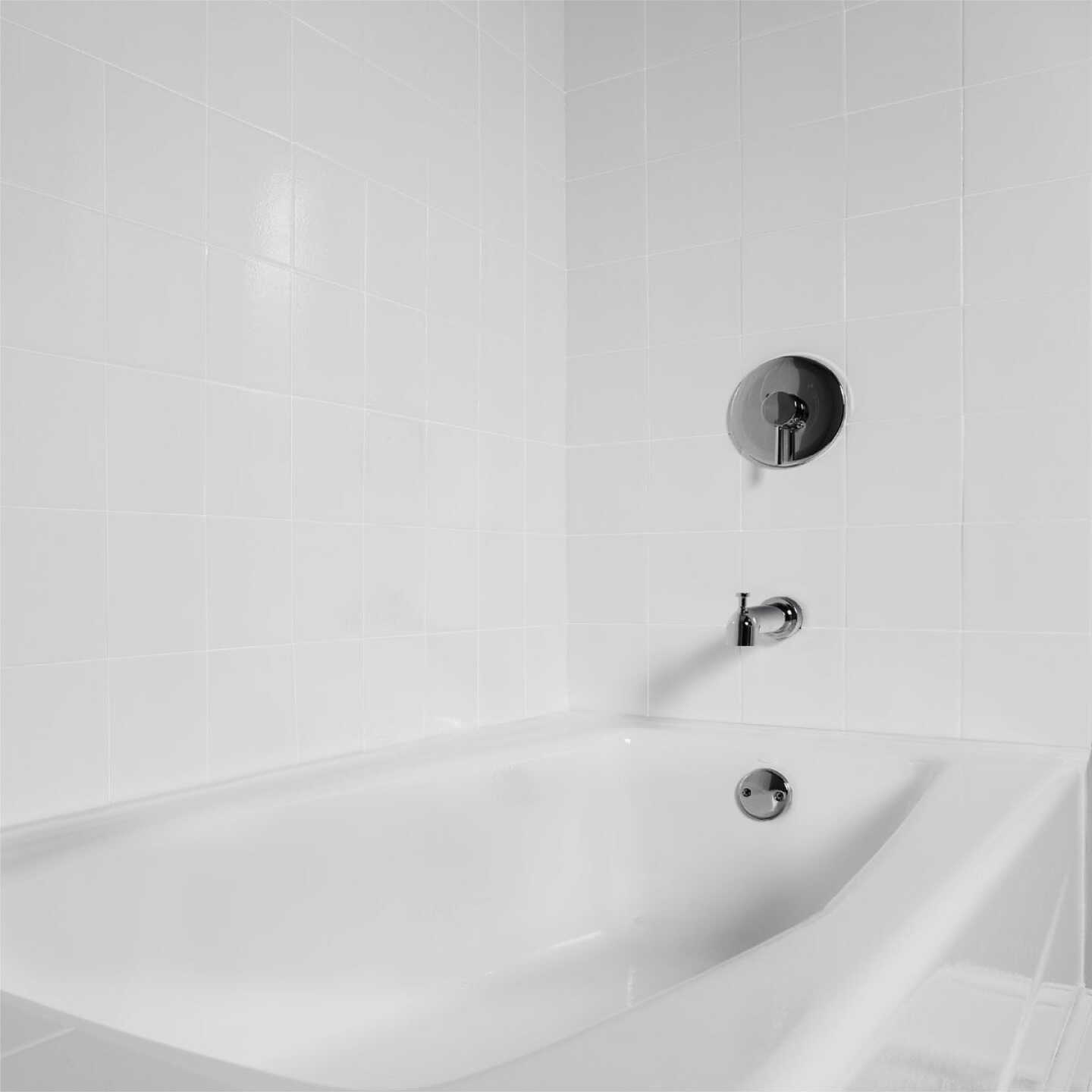 Rust-Oleum 0.45 Oz. Tub & Tile Touch-Up Gloss White Touch-Up Kit Image 2