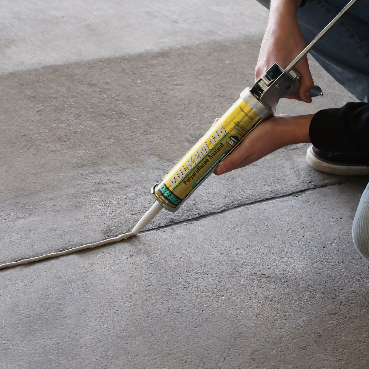 Tremco Vulkem 116 10.1 Oz. Limestone Polyurethane Sealant Image 5