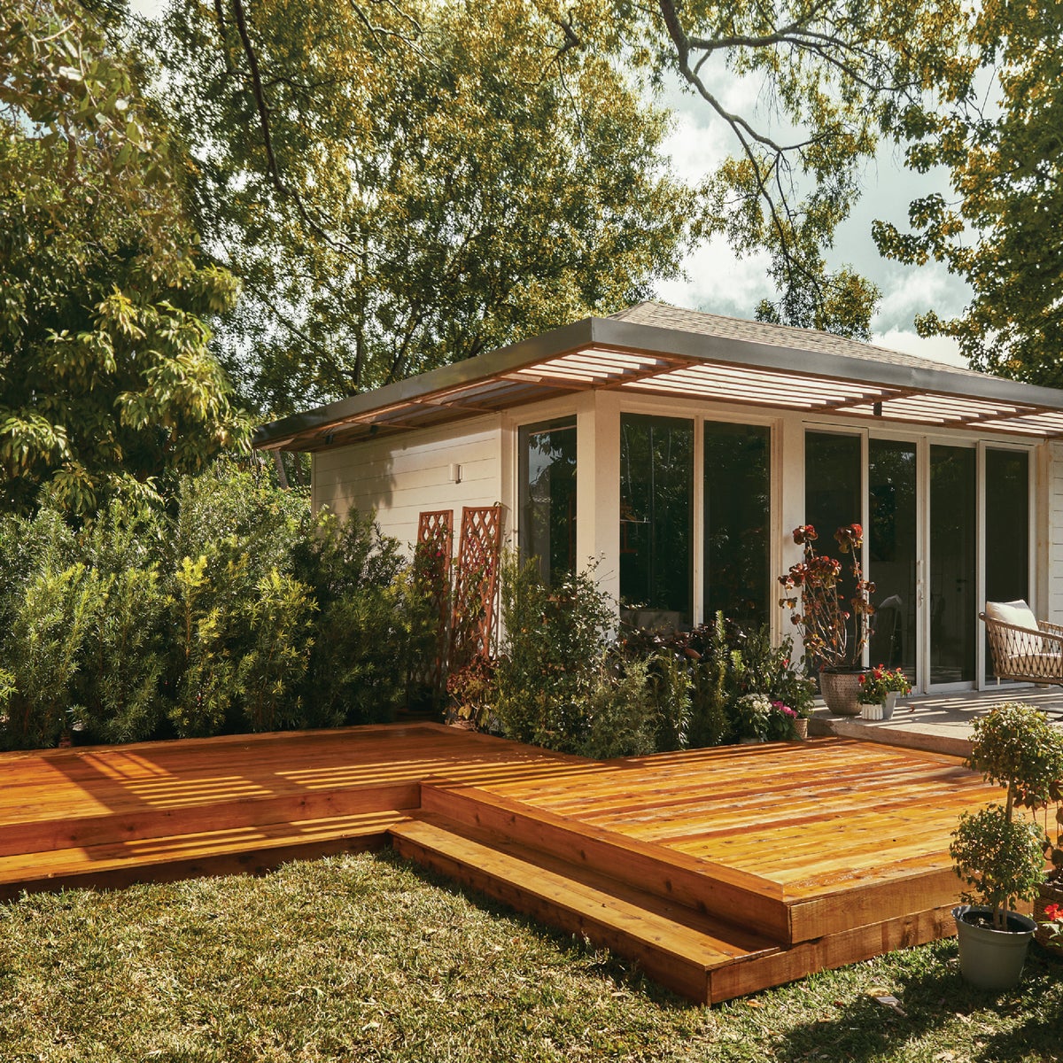 Cabot Australian Timber Oil, Amber Wood, 1 Gal. Image 6