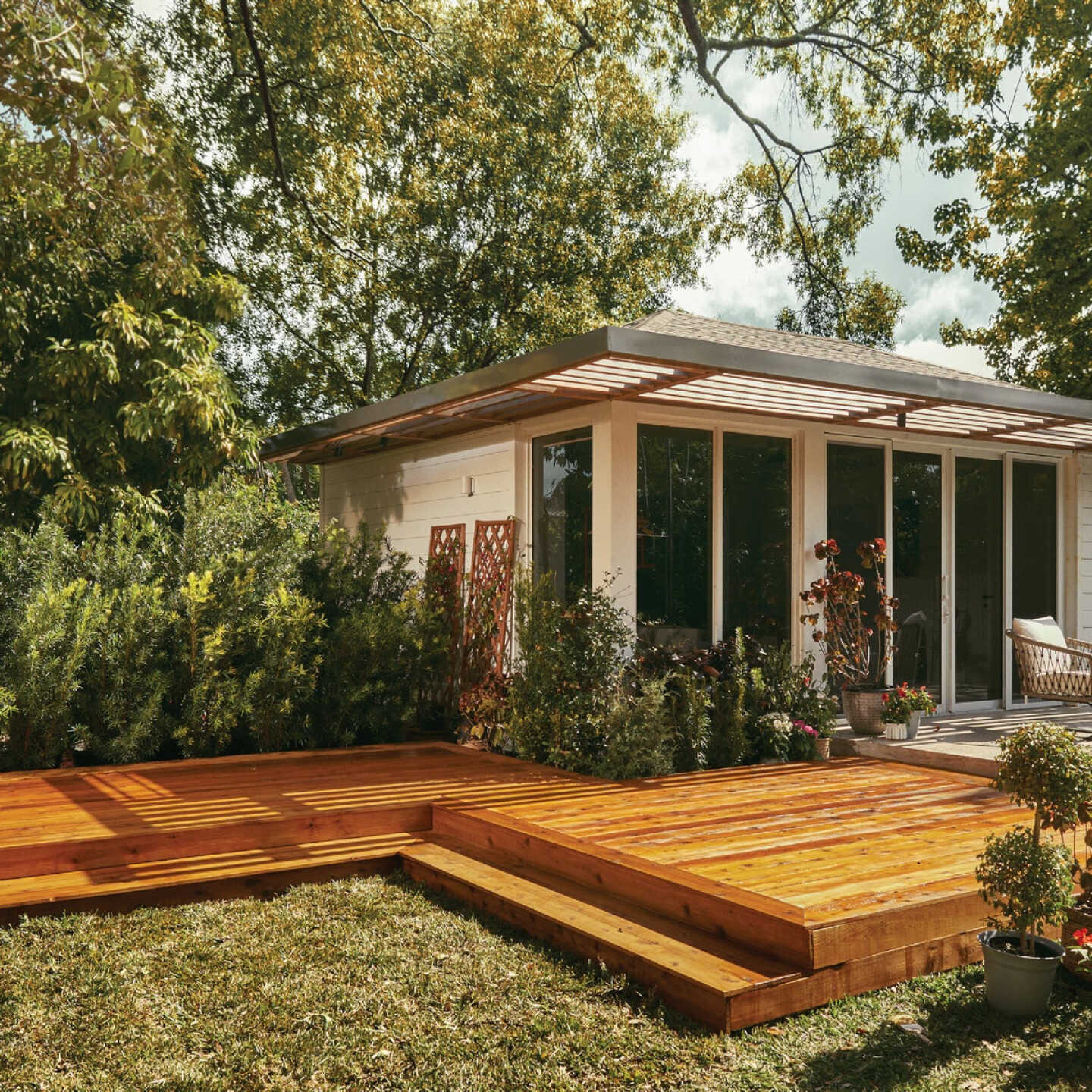 Cabot Australian Timber Oil, Amber Wood, 1 Gal. Image 6