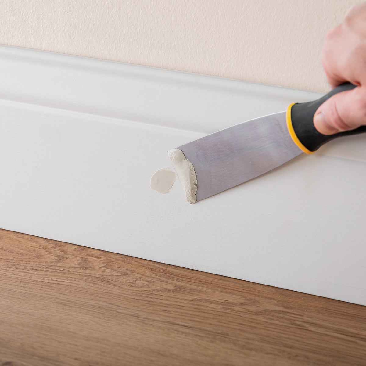 Minwax 3.75 Oz. White Wood Putty Image 2