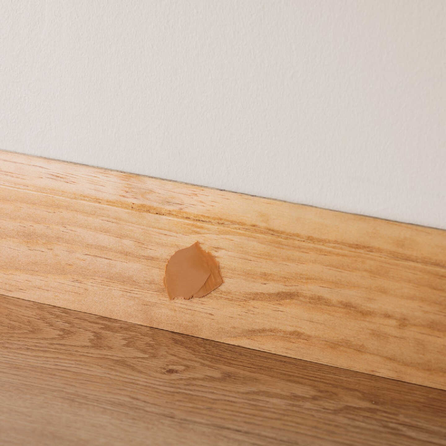 Minwax 3.75 Oz. Pickled Oak Wood Putty Image 3