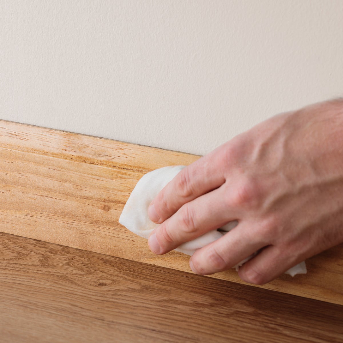 Minwax 3.75 Oz. Golden Oak Wood Putty Image 4