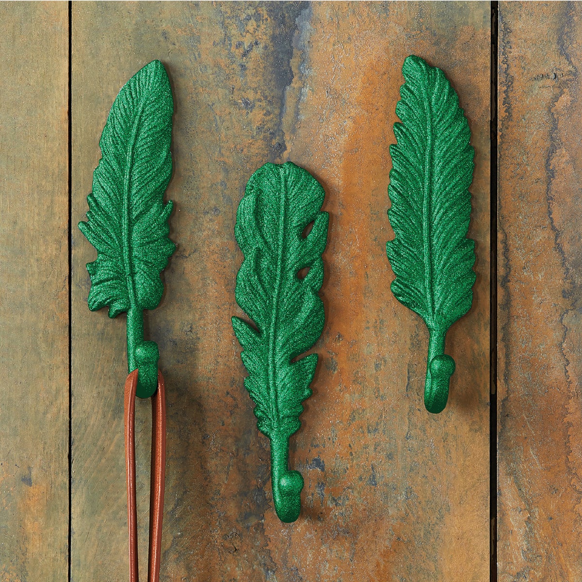 Rust-Oleum 10.25 Oz. Kelly Green Glitter Spray Paint Image 2