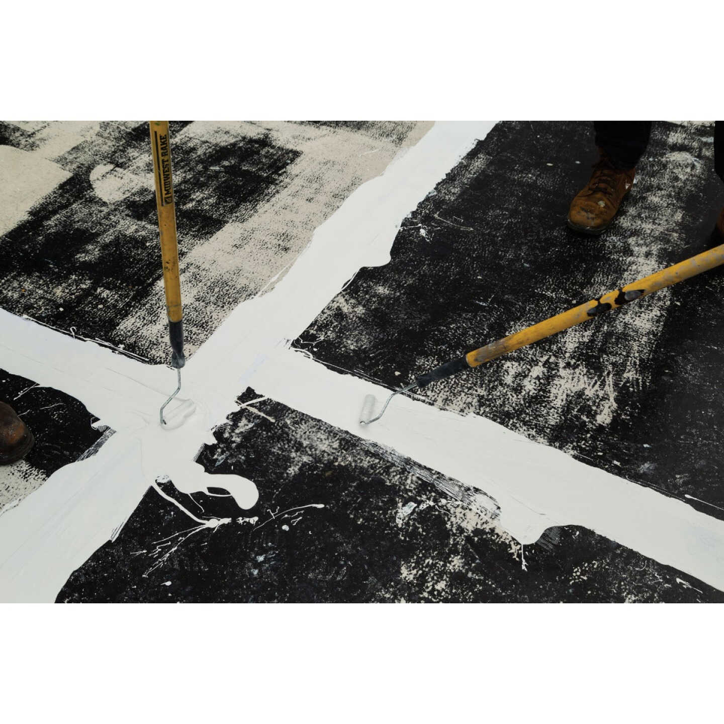 Rust-Oleum 1 Gal. Silicone Roof Sealant, White Image 3