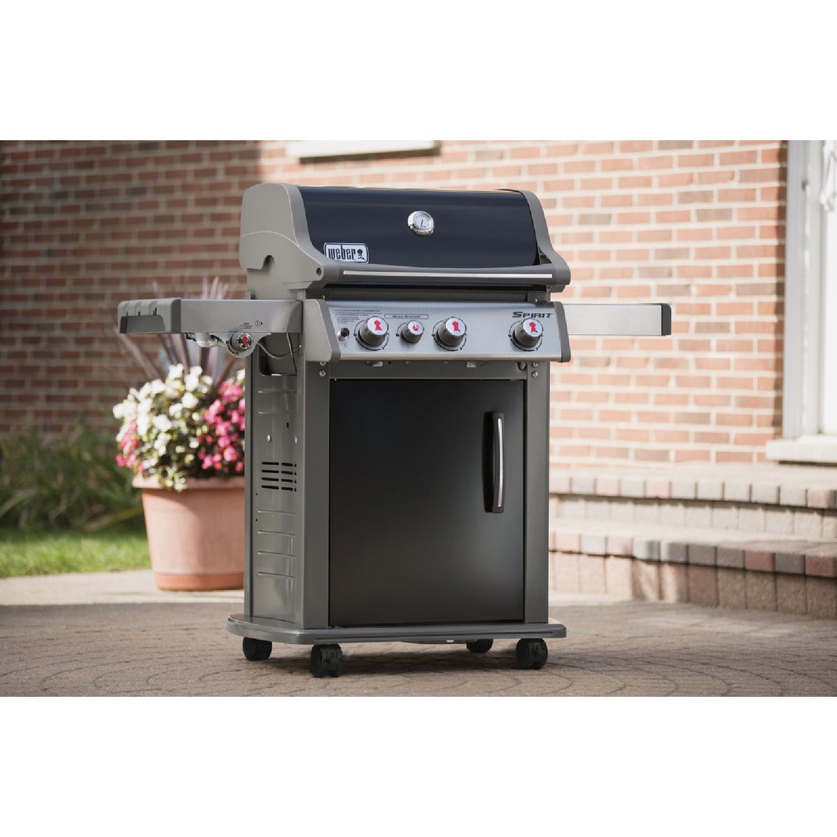 Weber Spirit E-330 3-Burner Liquid Propane Gas Grill with Side Burner, Black Image 2