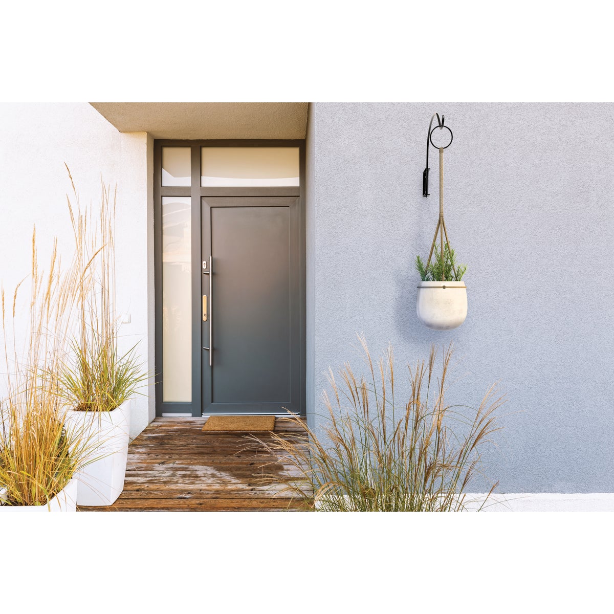 National Hardware 12-13/16 In. Black Steel Curved Planter Hanger Image 2