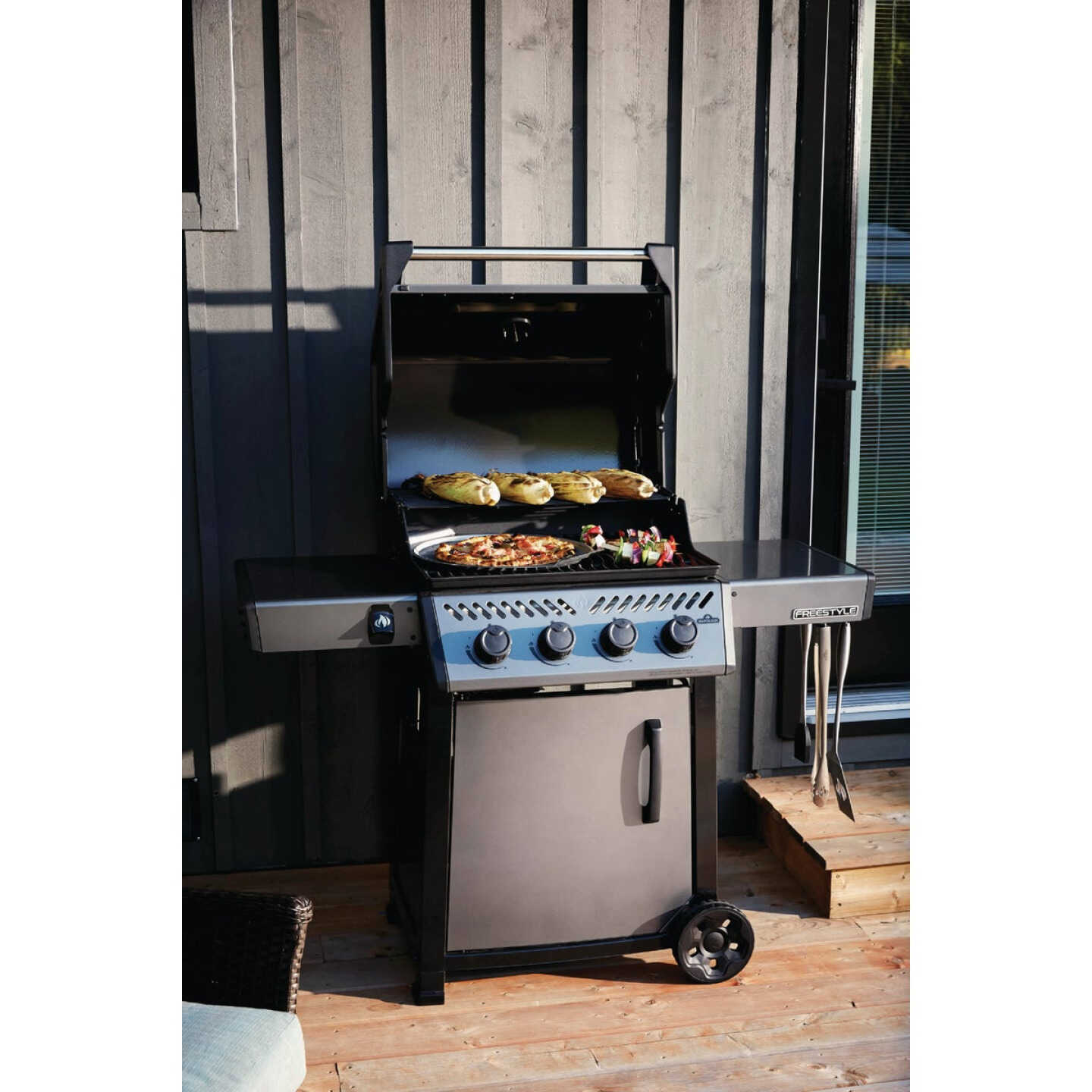 Napoleon Freestyle 425 Natural Gas Grill, Graphite Gray Image 3