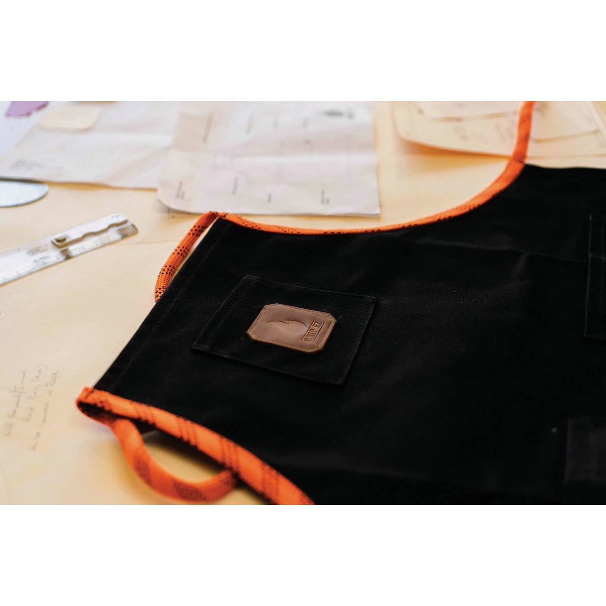 Drip EZ Waxed Canvas Apron Image 5