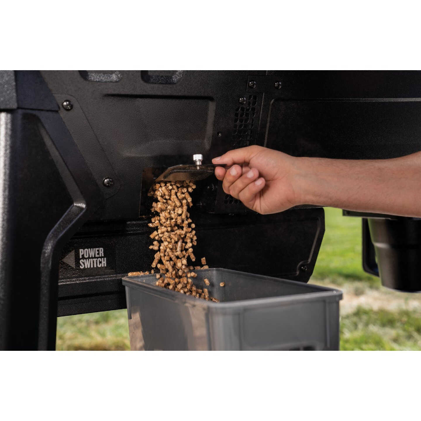 Traeger Woodridge Pro WiFire Pellet Grill Image 6