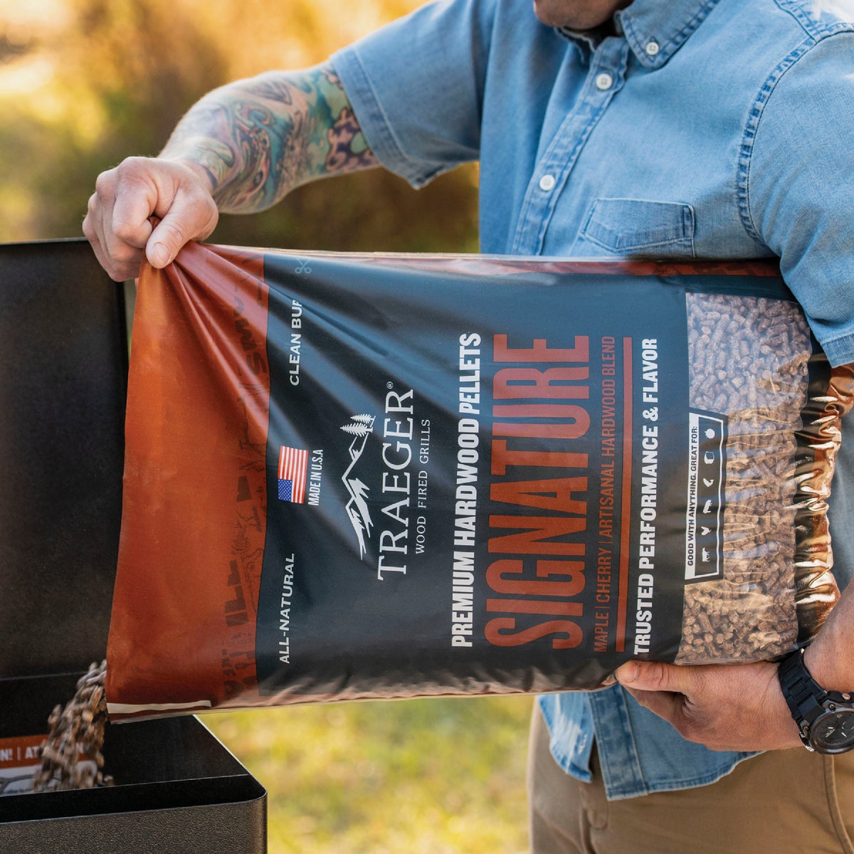 Traeger 20 Lb. Signature Blend All-Natural Wood Grilling Pellets Image 3