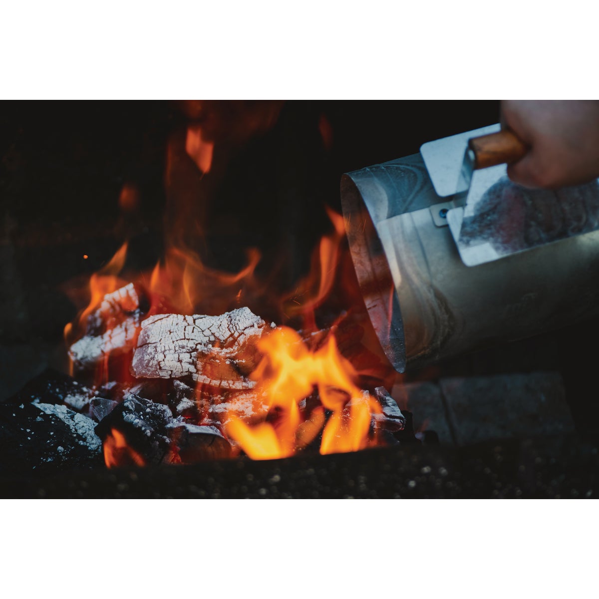 Jealous Devil Chunx 10 Lb. Hardwood Lump Charcoal Image 3