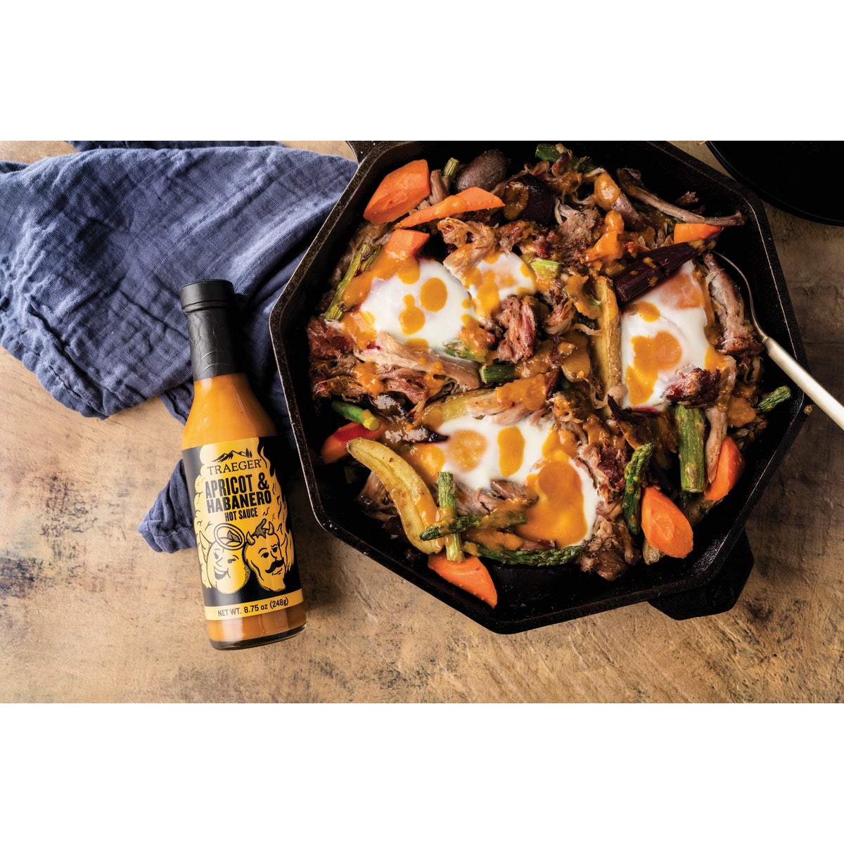Traeger 8.75 Oz. Apricot & Habanero Hot Sauce Image 4