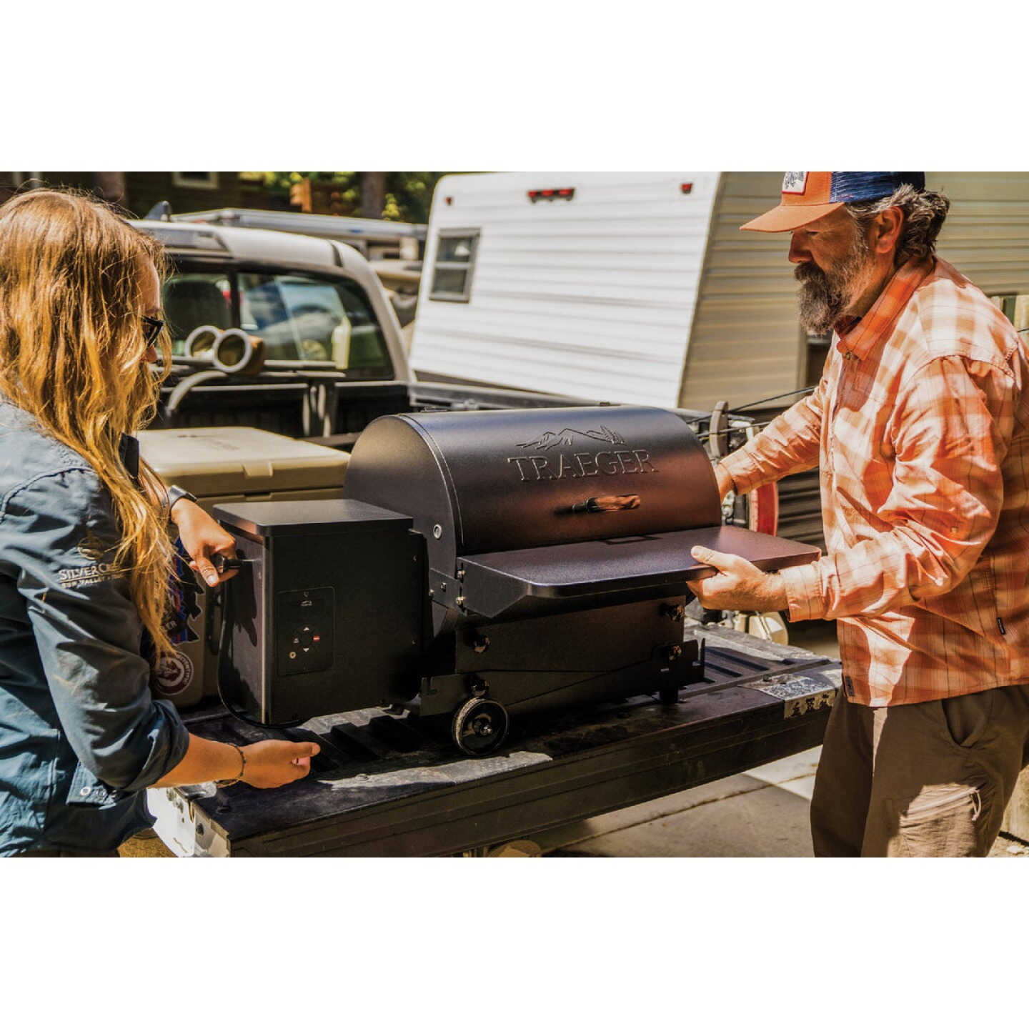 Traeger Tailgater 20 Wood Pellet Grill, Black Image 2