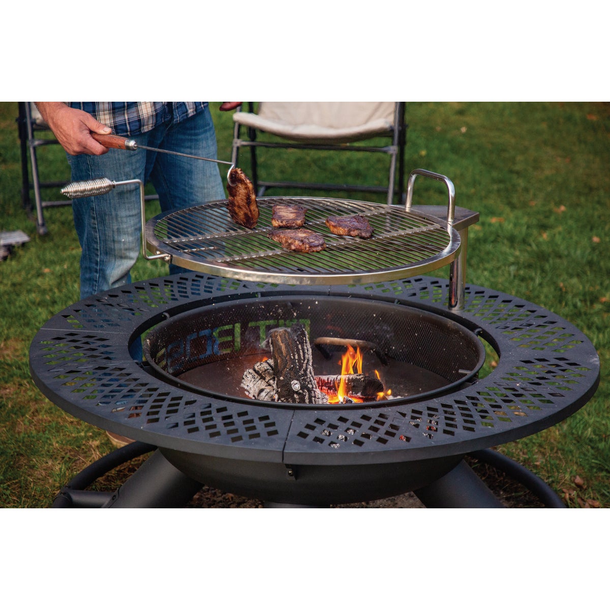 Pit Boss 2-In-1 24 In. Black Round Fire Pit & Grill Image 2