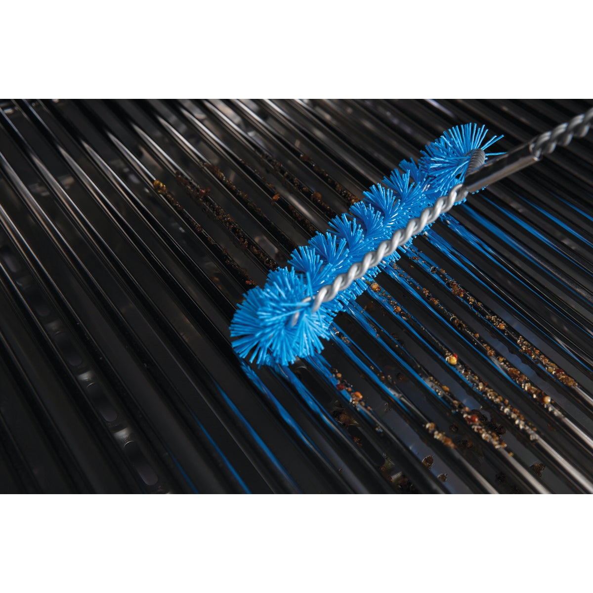 Broil King 18.11 In. Twisted Nylon Tri-Head Grill Cleaning Brush Image 3