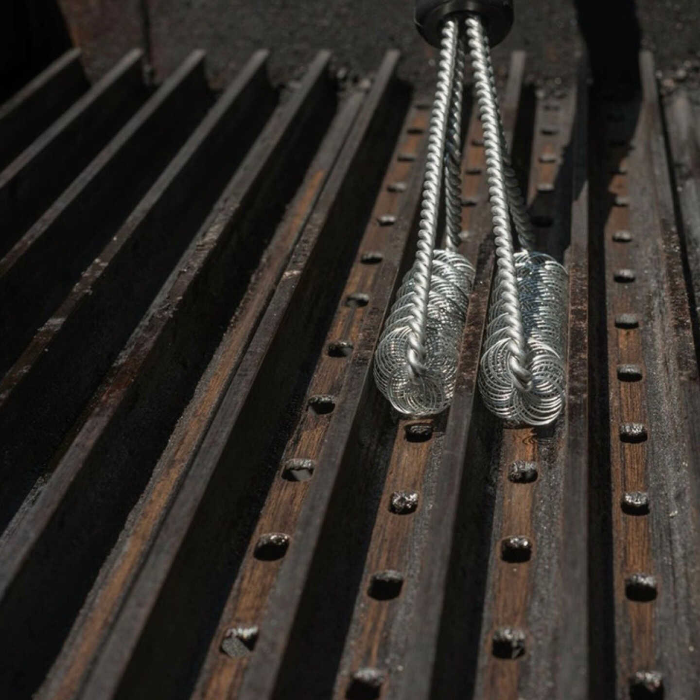 Grill Grate Stainless Steel Cleaning Brush Image 2