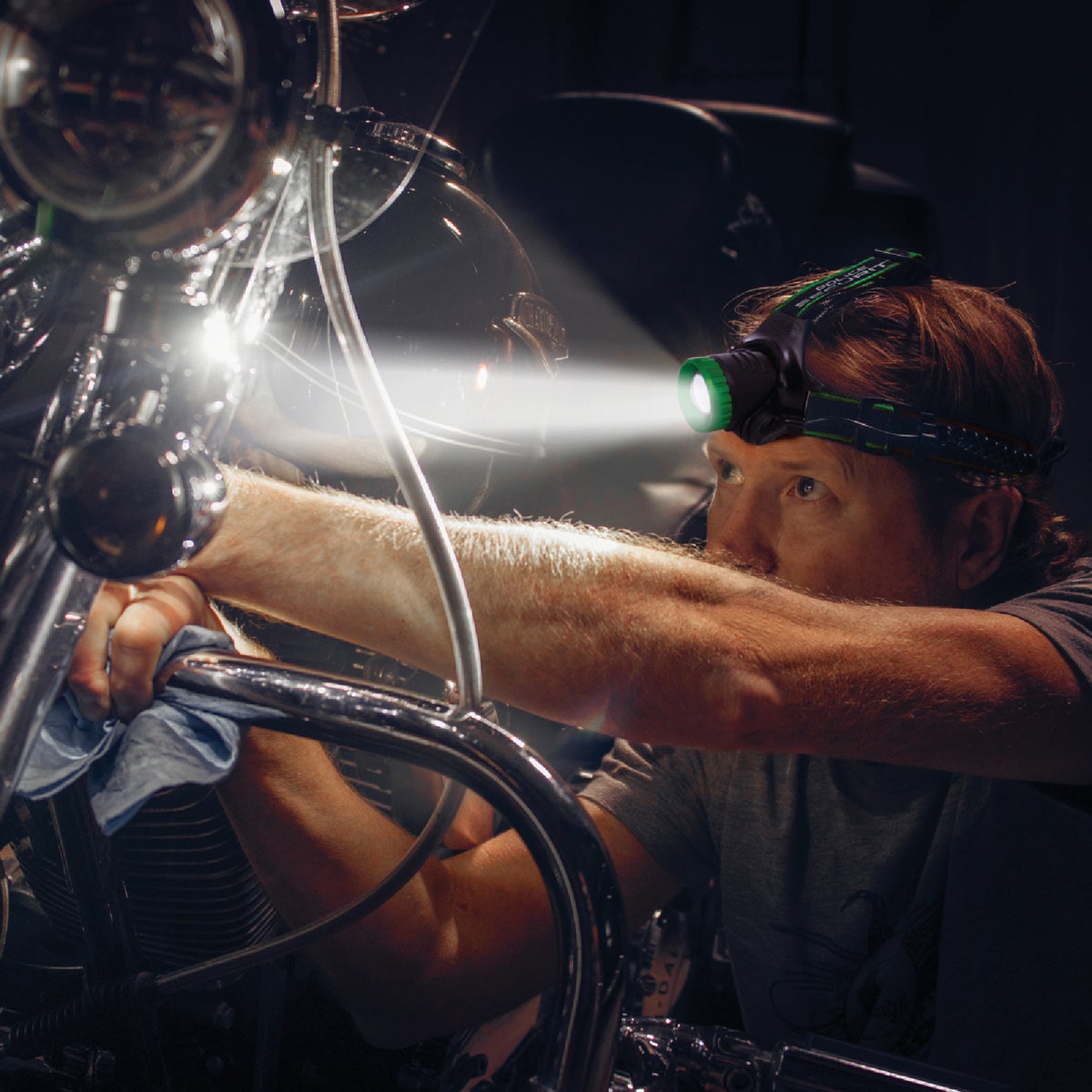 Police Security Blackout 1000 Lm. LED Rechargeable Focusing Hardhat Compatible Headlamp Image 2