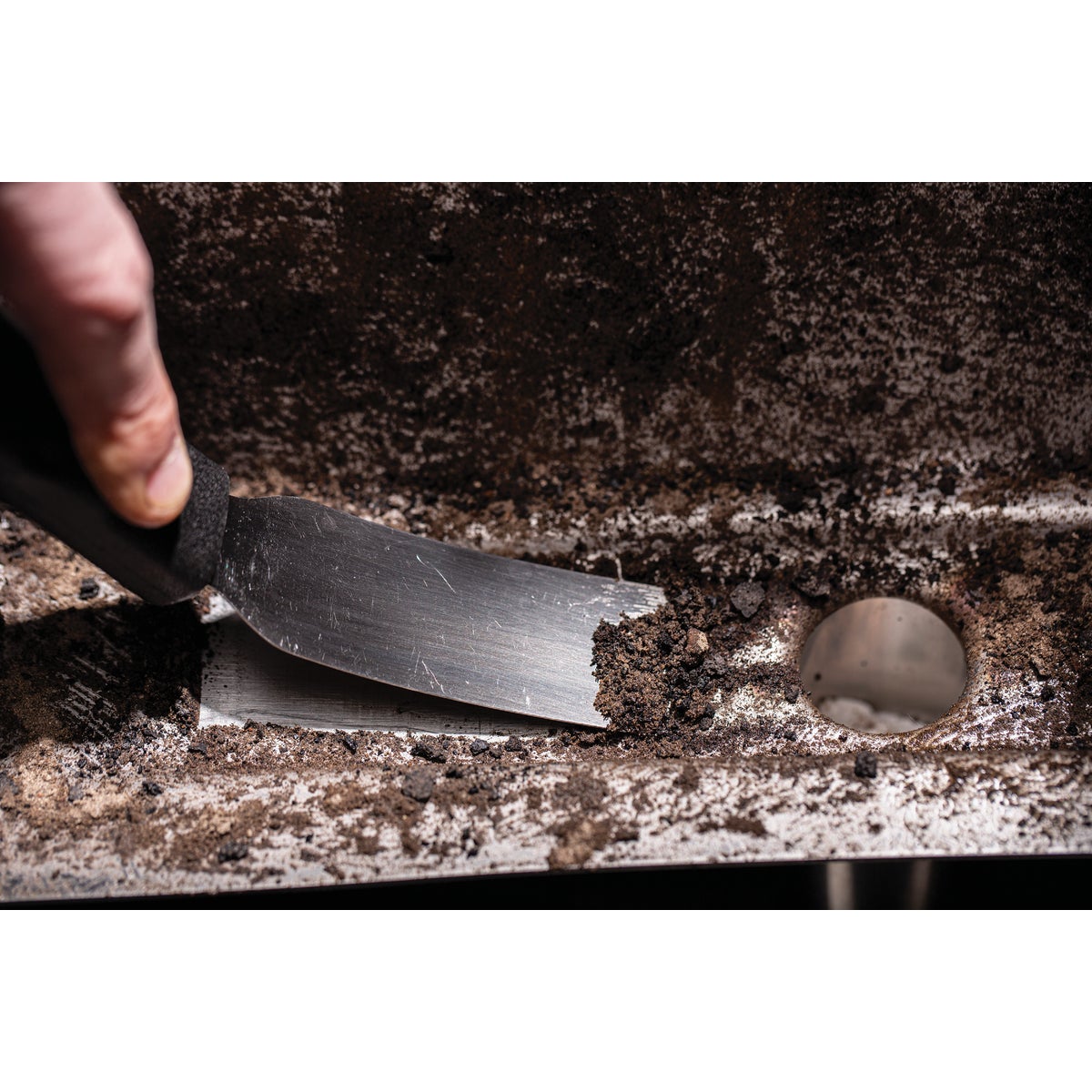 Broil King Pellet & Gas Grill Cleaning Kit Image 3