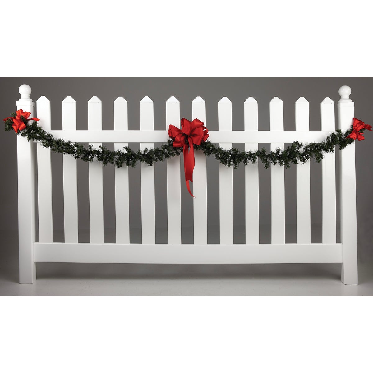 Gerson 9 Ft. Canadian Pine Garland Image 2