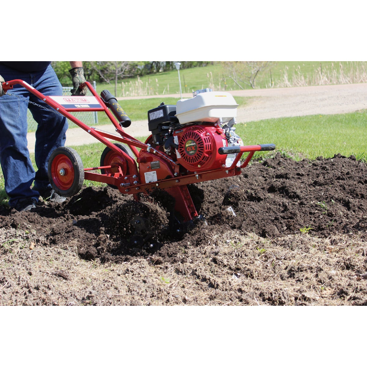 Maxim 14 In. or 26 In. Extra HD Front Tine Tiller Image 3